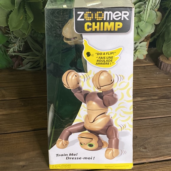 Zoomer Chimp, Interactive Chimp with Voice Command, Movement and Sensors 🐒🍌 - Picture 13 of 17
